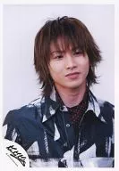 KinKi Kids / Koichi Domoto / Bust up / Costume Shirt Black / White / Inner Polka-Dot Pattern / Eye View Right / Background White / Official Official photo