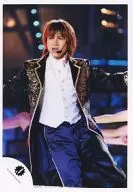 KinKi Kids / Koichi Domoto / Live Photo / Above the Knee / Costume Black / Gold / Vest White / Both Hands Spread / Pants Blue / Official Official photo