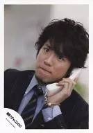 Kanjani Eight / Shin Murakami / Bust up / Suit / Black / Shirt / Purple / Left-Hand Phone Handset / Official Official photo