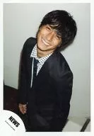 NEWS / Akira Nishikido / Upper Body / Costume Suit Black / Shirt White / Smile Staircase / Face Tilt / Official Official photo