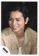 Arashi / Matsujun / Bust up / Costume beige / Lower left eye / Background black / Inner white / Official Official photo