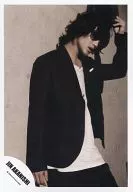 Jin Akanishi / upper body / jacket black / inner white / left hand cap / sunglasses / logo "JIN AKANISHI" / official Official photo