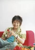 Hirofumi Araki (Teiji INUI) : Aloha Shirt, Sofa Red, Sitting, Eye Left, Background White / Musical 『 THE PRINCE OF TENNIS 』 The Imperial Match Ice Emperor Academy