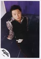 Kinki Kids / Domoto Go / Knee-Up / Sitting / Shirt Mixed Color / Best Black / Both Hands Floor / Wall Purple / Official Official photo