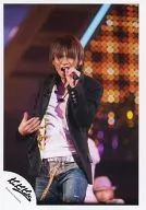 Kinki Kids / Koichi Domoto / Live Photo / Above Knee / Jacket Black / Inner White / Left Hand Microphone / Eye View Right / Jeans / Official Official photo