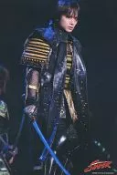 Kinki Kids / Koichi Domoto / Live Photo / Above the Knee / Costume Armor Gold Black / Right Facing / Right Hand Sword / Background Black / "Endless Shock" / 2L size official Official photo