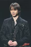 Kinki Kids/堂本光一/現場照片·上半身·服裝黑·兩手腹部·視線左·背景黑/"Endless SHOCK>/2L碼正式生寫真