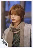 Kinki Kids / Koichi Domoto / Bust up / Costume gray / Inner black. Green / Stole brown / Eye-point left / Official Official photo