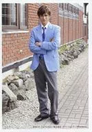 Daisuke Watanabe (Giichi SAKI) / Cuerpo completo, uniforme azul, brazo trenzado, fondo de roca / Takumi-kun Series 4 "Pure � 0 Pure � 0"