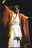 Kinki Kids / Koichi Domoto / Live photo, whole body, costume white, orange, both hands spread / "SHOCK is Real Shock" / 2L size official Official photo.