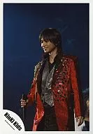 Kinki Kids / Koichi Domoto / Live Photo / Above Knee / Costume Red / Silver Black / Right Hand Microphone / Background Black / Official Official photo