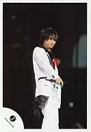 Kinki Kids / Koichi Domoto / Live Photo, Above the Knee, Costume Black and White Red, Right Hand Microphone, Background Black / Official Official photo