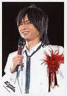 Kinki Kids / Koichi Domoto / Live Photo, Bust Up, Costume Shirogane Red, Tie, Right Hand Microphone, Left Eye View, Background Black / Official Official photo