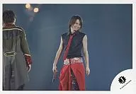 Kinki Kids / Koichi Domoto / Horizontal ・ Live Photo ・ Above Knee ・ Right Hand Microphone ・ Costume Black Red ・ Tie Background Black / Official Official photo