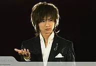 Kinki Kids / Koichi Domoto / Horizontal ・ Bust up ・ Costume Black and White ・ Right Hand Parr ・ No Frame ・ Background Black / Johnny ` s web