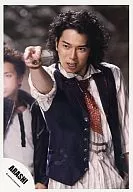 Arashi / Matsujun / Upper Body / Pointing / Ohno Kenkiri / Costume black and white / Official Official photo