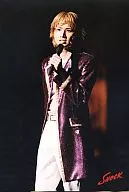 Kinki Kids / Koichi Domoto / Above-the-knee ・ Costume purple ・ Left hand microphone ・ Background black / "SHOCK" / 2L size official Official photo