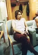 KinKi Kids/堂本光一/服装白·坐·视线右·脚组·双手控制器·游戏·无框架/正式生写真