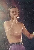 KinKi Kids/堂本光一/现场照片·上半身赤裸·右手麦克风·水花·无框/官方生写真