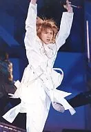 KinKi Kids / Koichi Domoto / Live Photo / Above Knee / White Costume / Both Hands Up / Left Hand Microphone / Blue Background / No Frame / Official Official photo