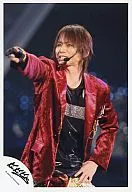 Kinki Kids / Koichi Domoto / Live Photo / Above the Knee / Costume Red / Inner Black / fingers of the right hand Holder / Background Black / Official Official photo