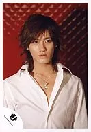 KAT-TUN/赤西仁/托胸衣白色项链背景红色/官方生写真