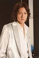 Johnnys / Hiroki Uchi / Upper Body Jacket White / Shirt White / Background Black / Body Facing Right / No Frame / "Hiroki Uchi's Year-end and New Year Rock Friends Gather!" Original Photo