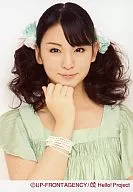 Berryz Kobo / Risako Sugaya / Bust Up / Costume Yellow Green / Right Hand Under Chin / Background White / Official Official photo