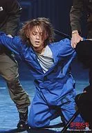 Kis-My-Ft2 / Taisuke Fujigaya / Live Photo / Above the Waist / Blue Costume / Both Arms Caught / Unframed / Background / Boys Without Lattice Prison