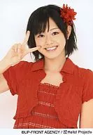 ° C-ute / Arihara Kanna Arihara / Bust Up / Red Costume / Right Hand Piece / Smile Head Hair Accessory / Official Official photo