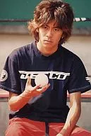 V6 / Takeshi Morita / Knee-Up / Sitting / Costume Black / Right-hand Ball / Baseball / Outdoor / No Frame / Johnnys Family Club Official photo