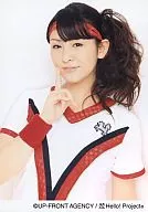 Berryz Kobo / Risako Sugaya / Bust Up / Costume White / Red / Right Hand Index Finger Cheek / Background White / Official Official photo