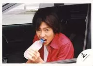 Arashi / Masaki Aiba / Horizontal, Bust up, Costume red, Left-handed PET bottle, Car / Official Official photo