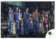 Kanjani Eight / 7 people (group) / horizontal, costume blue, whole body, center Okura, live photo / official Official photo Live Photo / Official