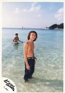 Kinki Kids / Koichi Domoto / Whole Body, Upper Body Naked, Right Facing, Back Rigid, Background Sea / Official Official photo