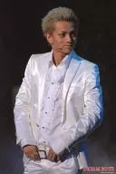 KAT TUN / Sei Tanaka / Live Photo / Above the Knee / Costume White / Both Hands Belt / Eye View Right / Background Black / DREAM BOYS/2L Size / Official Official photo