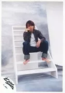 Kinki Kids / Koichi Domoto / Whole body ・ Costume gray ・ Staircase ・ Sitting ・ Right hand cheek ・ Background white / Official Official photo