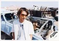 Kinki Kids / Koichi Domoto / Horizontal, Upper body, White costume, Inner gray, Necklace, Sunglasses, Background car, Outdoor / Official Official photo