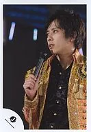 Arashi / Kazuya Ninomiya / Upper Body / Costume Kurogane / Right Hand Microphone / Live Photo / Official Official photo