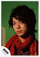 Arashi / Matsujun / Bust up / Costume red / Collar red / Background green / Official Official photo