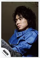 Arashi / Matsujun / Sitting / Blue Jacket / Horizontal Body / Horizontal Eye / Official Official photo