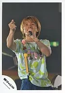 Kanjani Eight / Akihiro Yasuda / Light Blue Shirt / Left Hand Microphone / Right Hand Goo Live Photo / Official Official photo