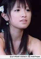 Morning Musume / Asami Konno / Bust Up, Black Background, Right Eye, Necklace, Flower Hair Ornament / Official Official photo