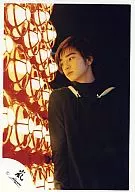 Arashi / Matsujun / Waist up / Eye side / Costume black / Background black, Lighting / Official Official photo