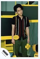 Arashi / Kazuya Ninomiya / Above-the-knee / Striped Shirt / Green Background / Yellow / Closed Mouth / Eye Right / Official Official photo