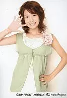 Berryz Kobo / Risako Sugaya / Upper Body / Costume Yellow-Green / White / Right Hand / Left Hand / Background White / Official Official photo