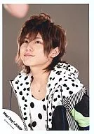 Hey! Say! JUMP / Ryosuke Yamada / Bust Up / Costume Polka-Dot Pattern Black and White / Eyes Left / Mouth Closed / Official Official photo