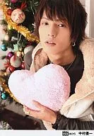 D-BOYS / Yu Nakamura 1 / Upper Body / Costume black and white / Left Hand Heart / Christmas tree / Official Official photo