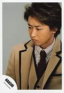 Arashi / Satoshi Ohno / Bust up / Jacket / Beige / Shirt / Check / Tie / Eye-point left / Official Official photo