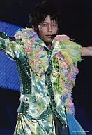 Arashi / Kazuya Ninomiya / Live Photo / Upper Body / Costume Light Green / Both Hands Spread / Official Official photo